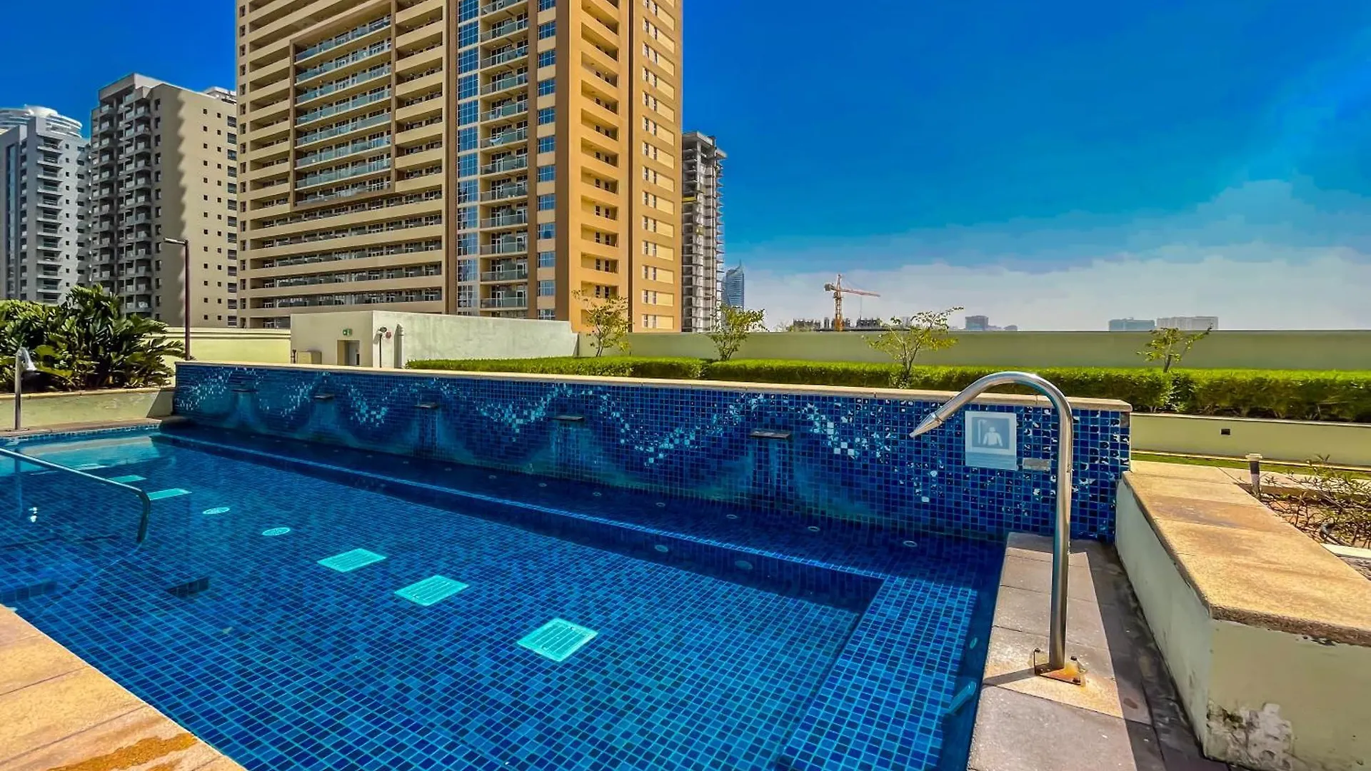 Studio In Jvc Tower 108 Dubai - Ezytrac Vacation Homes